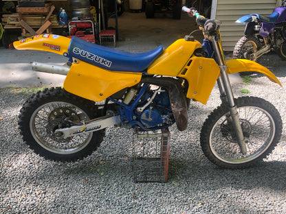 🏁 1987 Suzuki RM250 – Vintage Two-Stroke Motocross Icon
