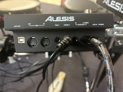 Alesis Command Mesh Electronic Drum Set with Alesis Sample Pad 4