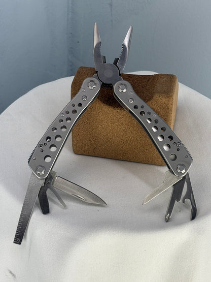 Winchester Winshot Multi-Tool – Model 22-01241 – Brand New in Box