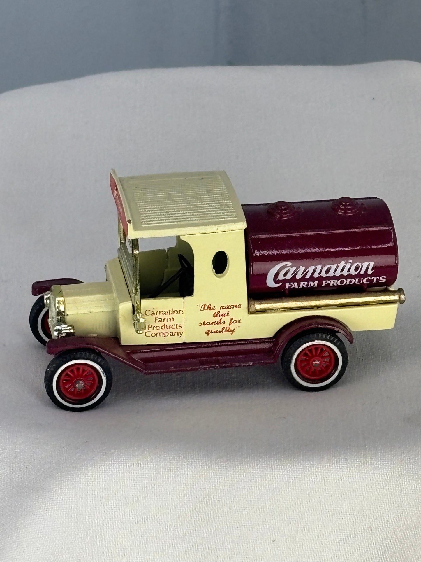 Matchbox Models of Yesteryear Y-3 – 1912 Ford Model T “Carnation” – Boxed