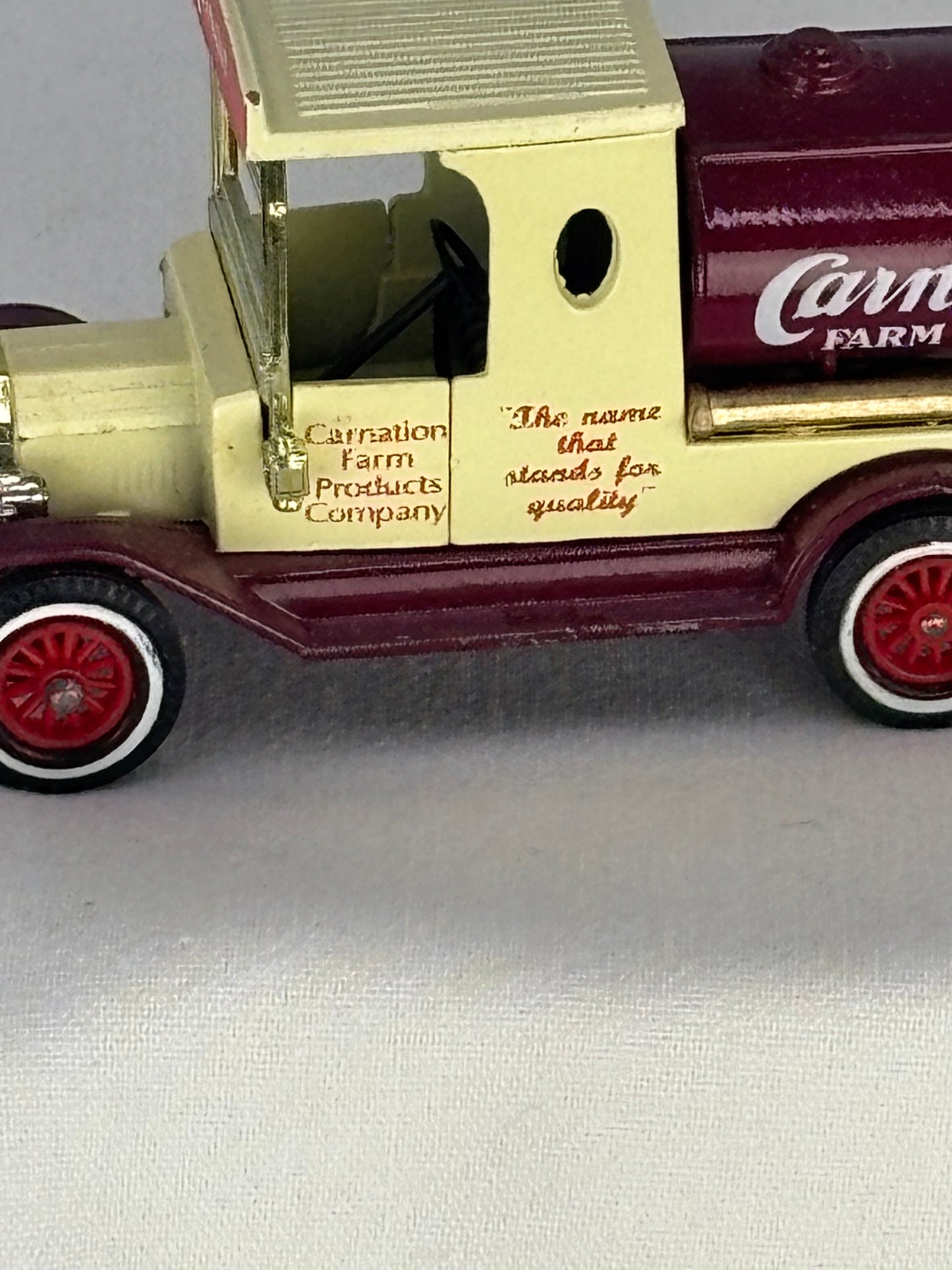 Matchbox Models of Yesteryear Y-3 – 1912 Ford Model T “Carnation” – Boxed