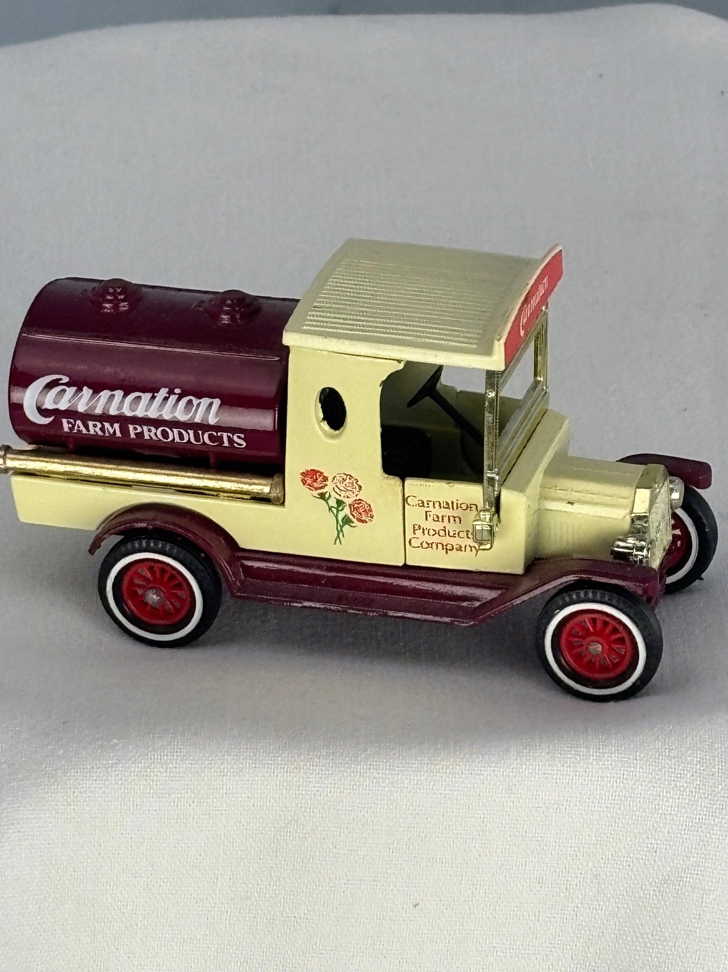 Matchbox Models of Yesteryear Y-3 – 1912 Ford Model T “Carnation” – Boxed