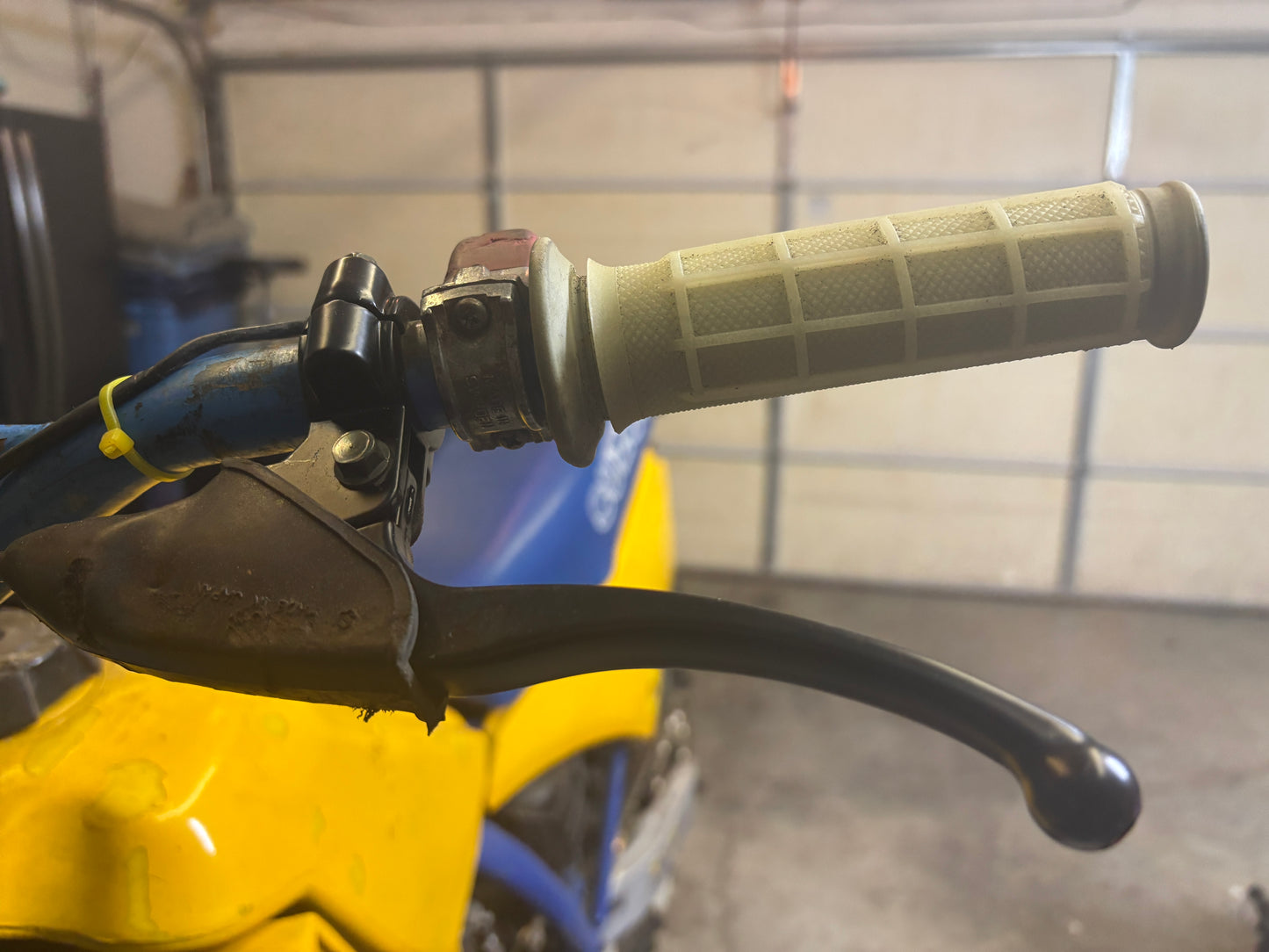 🏁 1987 Suzuki RM250 – Vintage Two-Stroke Motocross Icon