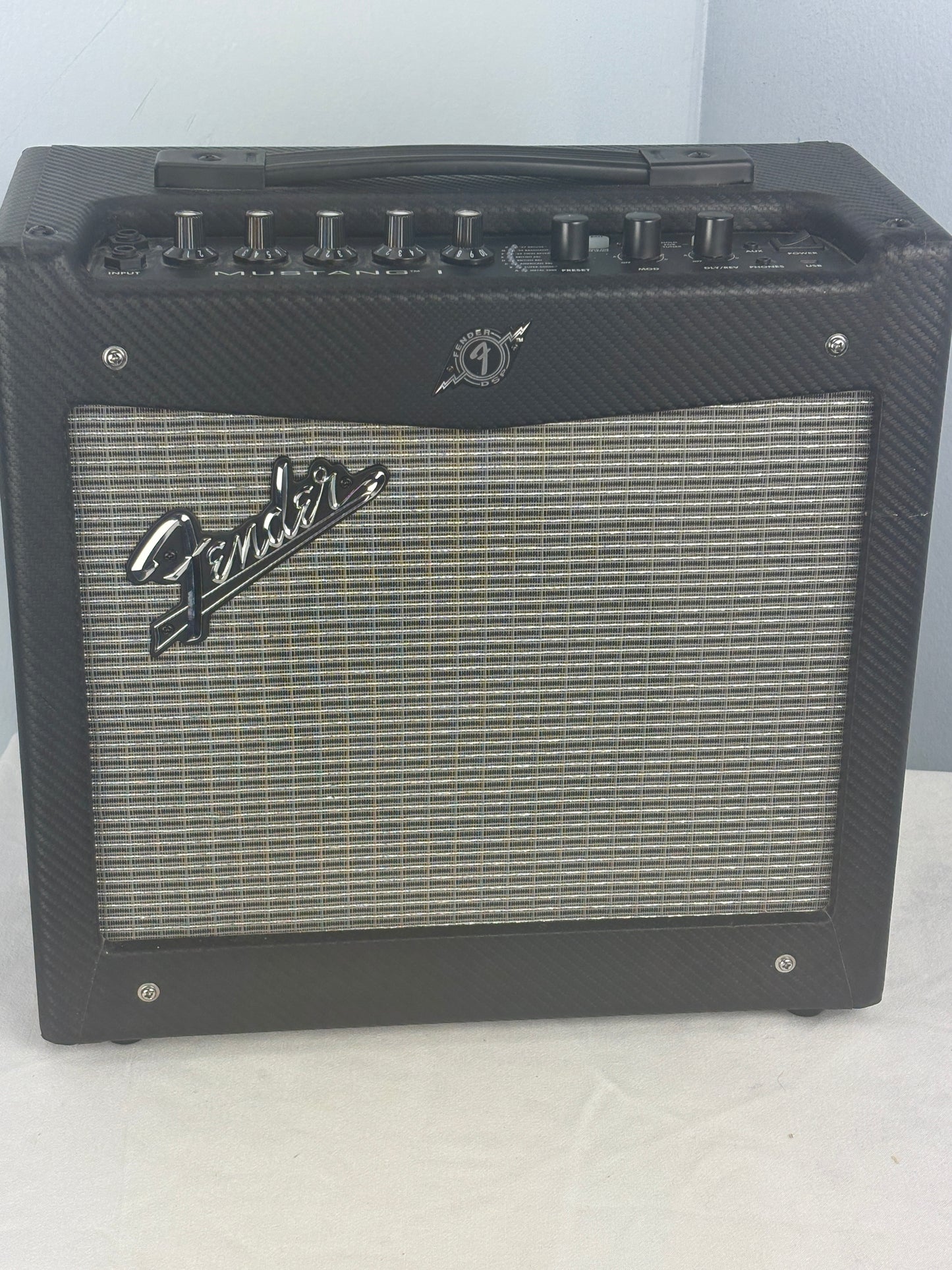 Fender Mustang I Guitar Amplifier – 20W Modeling Combo w/ Effects & USB