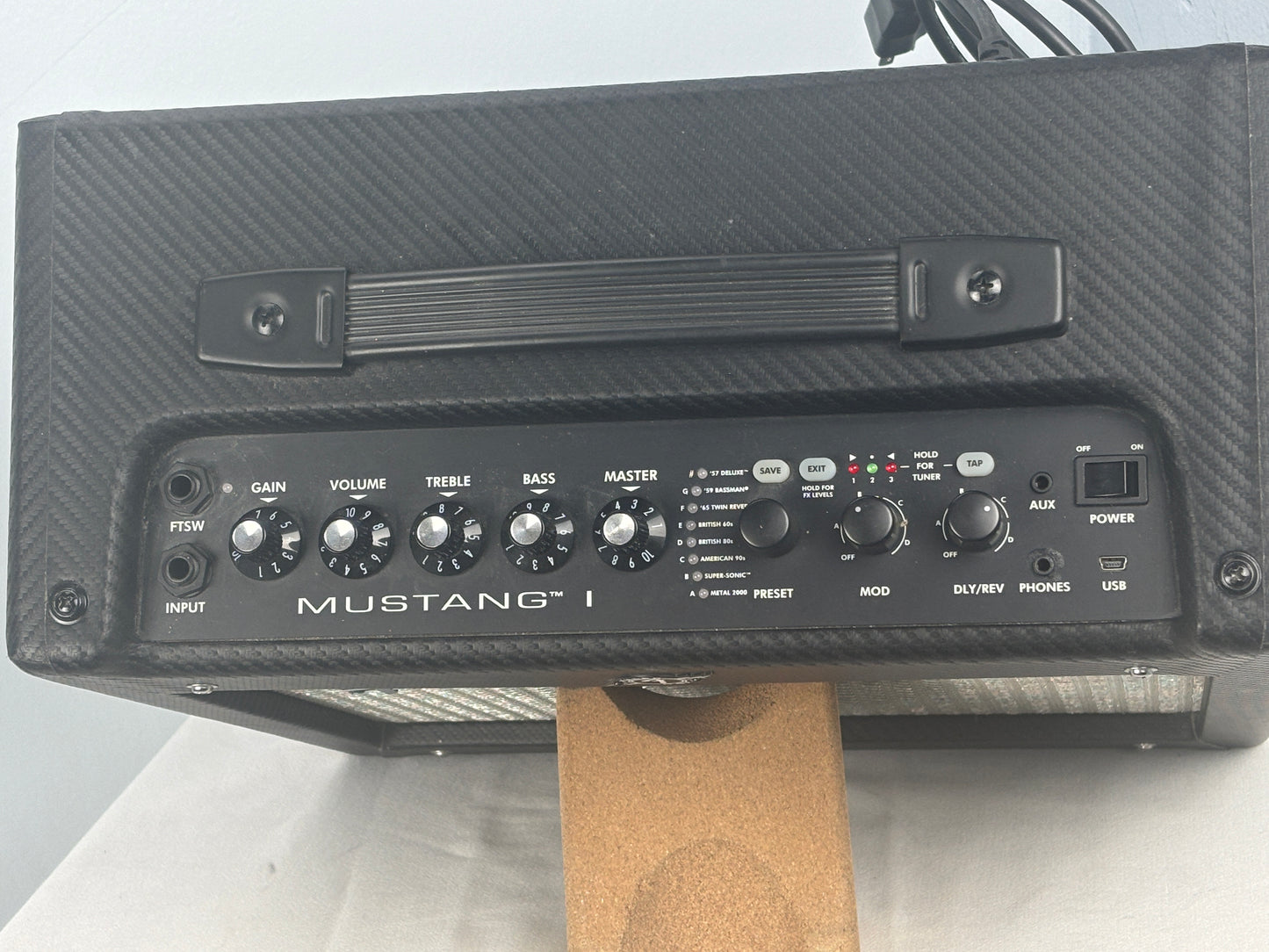 Fender Mustang I Guitar Amplifier – 20W Modeling Combo w/ Effects & USB