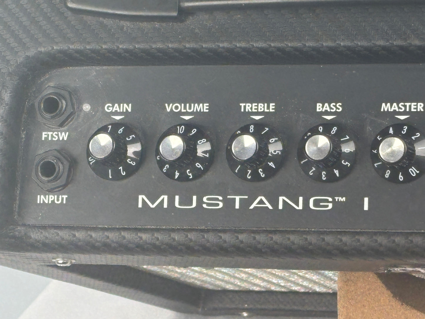 Fender Mustang I Guitar Amplifier – 20W Modeling Combo w/ Effects & USB