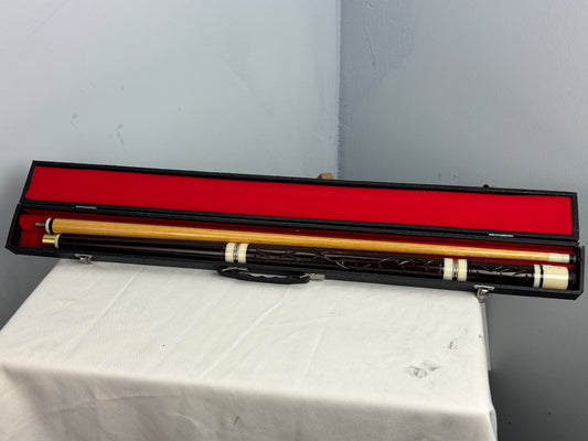 🎱 Vintage Carved Pool Cue – Two-Piece – Decorative Hardwood – w/ Hard Case
