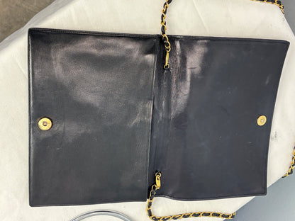 👜 Charles Jourdan Paris Black Embossed Leather Chain Strap Bag – Made in Italy – Vintage Designer