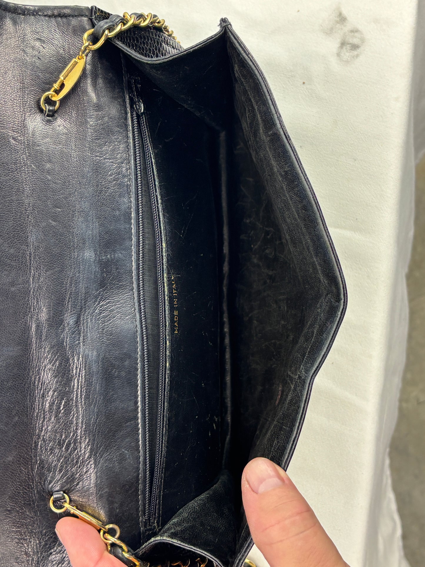 👜 Charles Jourdan Paris Black Embossed Leather Chain Strap Bag – Made in Italy – Vintage Designer