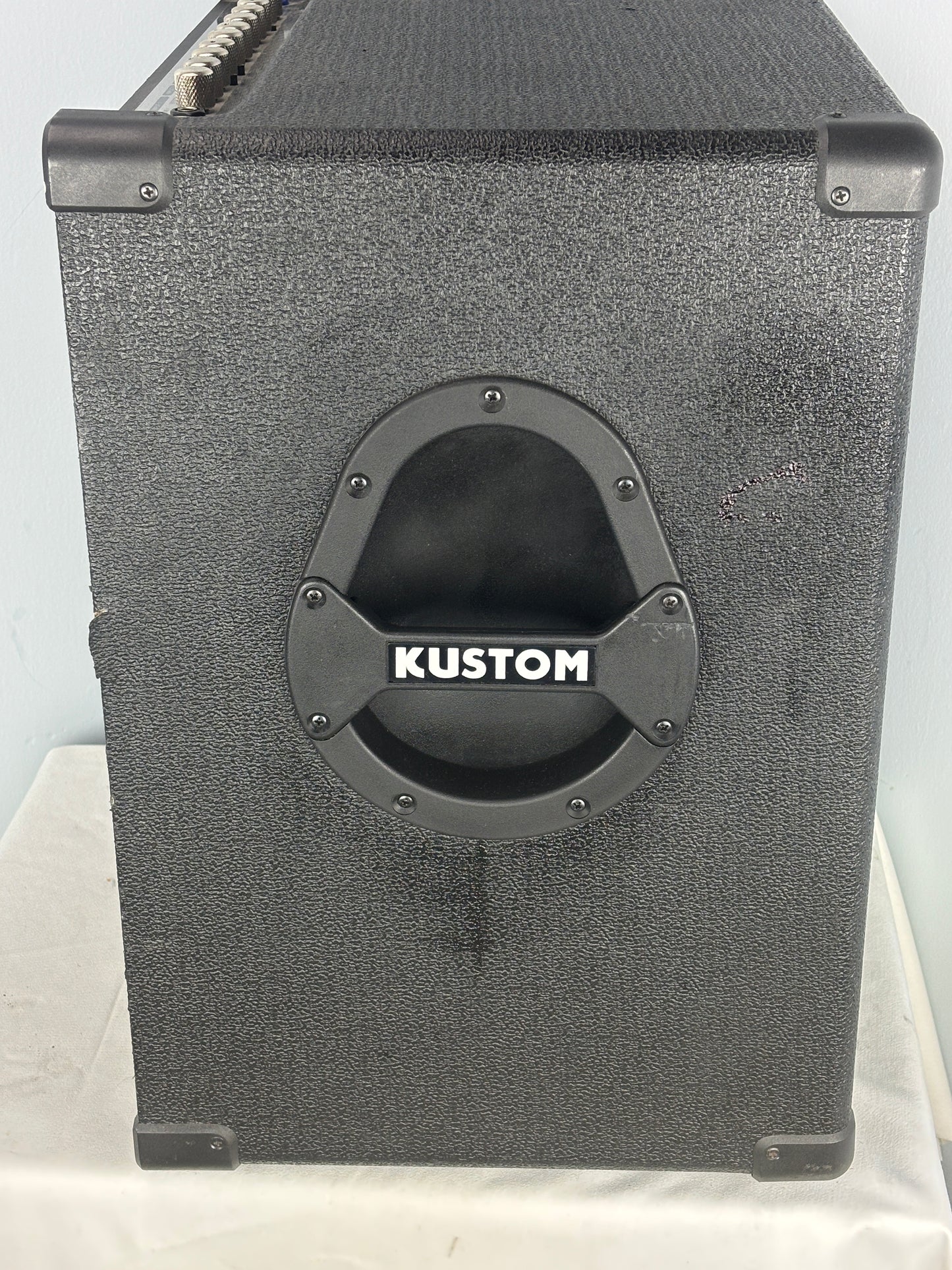 Kustom KMA100 Keyboard / Mixer Amplifier – 100W – Celestion Speaker – Multi-Input PA Style Amp