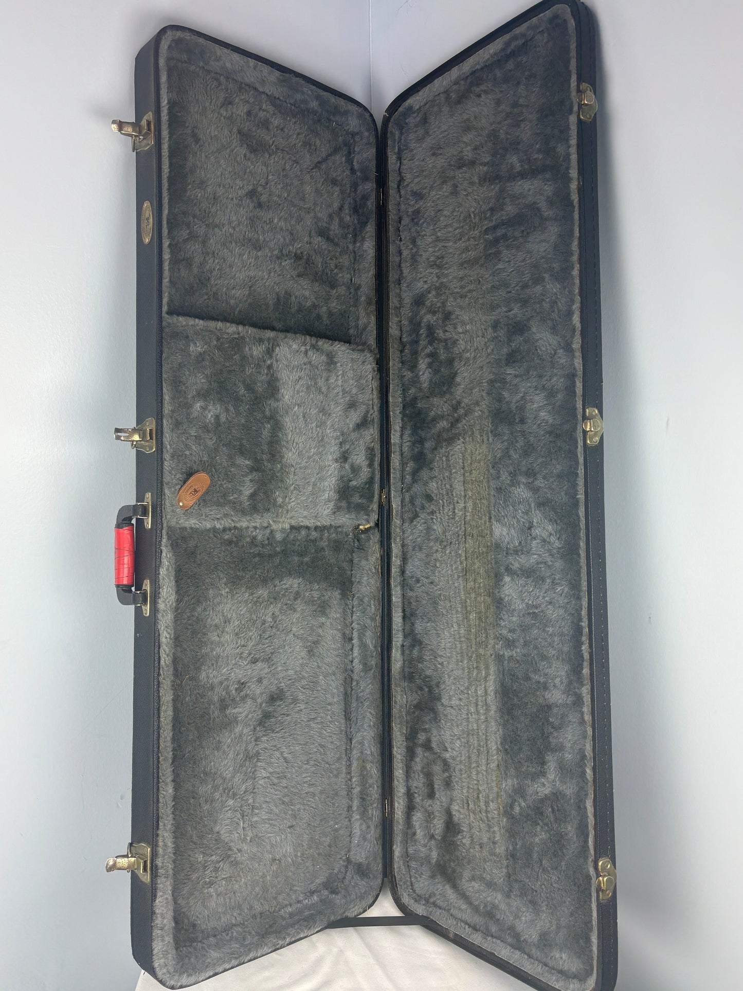 TKL Hard Shell Guitar Case – ES-335 / Gibson Midtown Style – Black w/ Gray Plush Interior