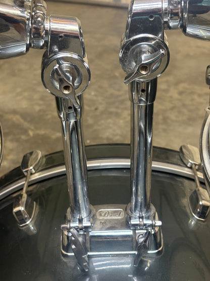 Pearl Forum Series 5-Piece Drum Kit with Hardware, Zildjian ZBT Cymbal, PDP Pedal & Throne