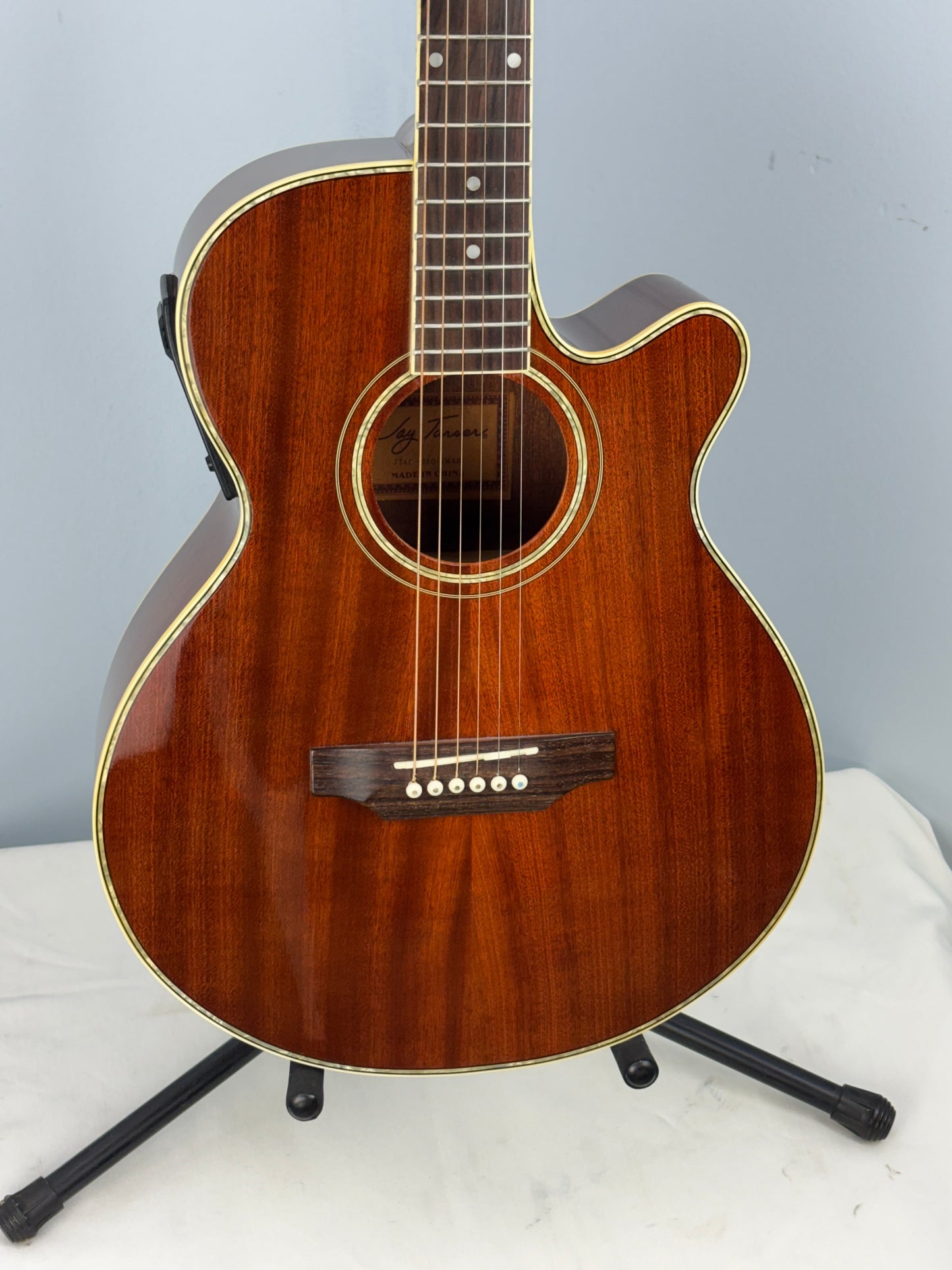 Jay Turser JTAC-50EQ Acoustic-Electric Cutaway Guitar w/ Brand New Great Divide Gig Bag