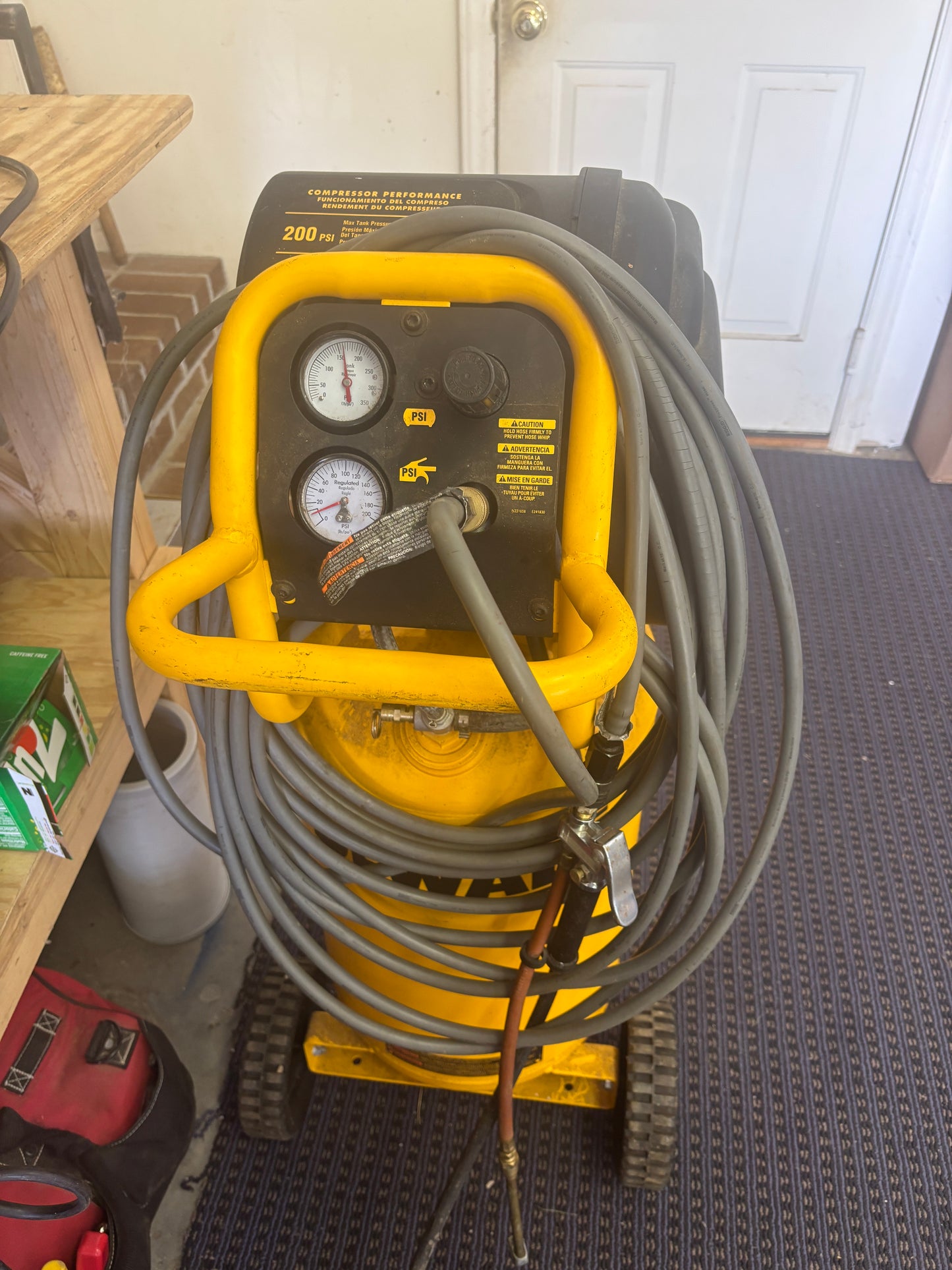 DeWalt 15-Gallon 200 PSI Vertical Air Compressor – Hose & Inflator Included