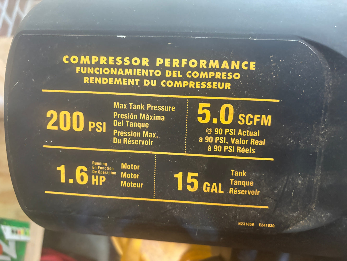 DeWalt 15-Gallon 200 PSI Vertical Air Compressor – Hose & Inflator Included