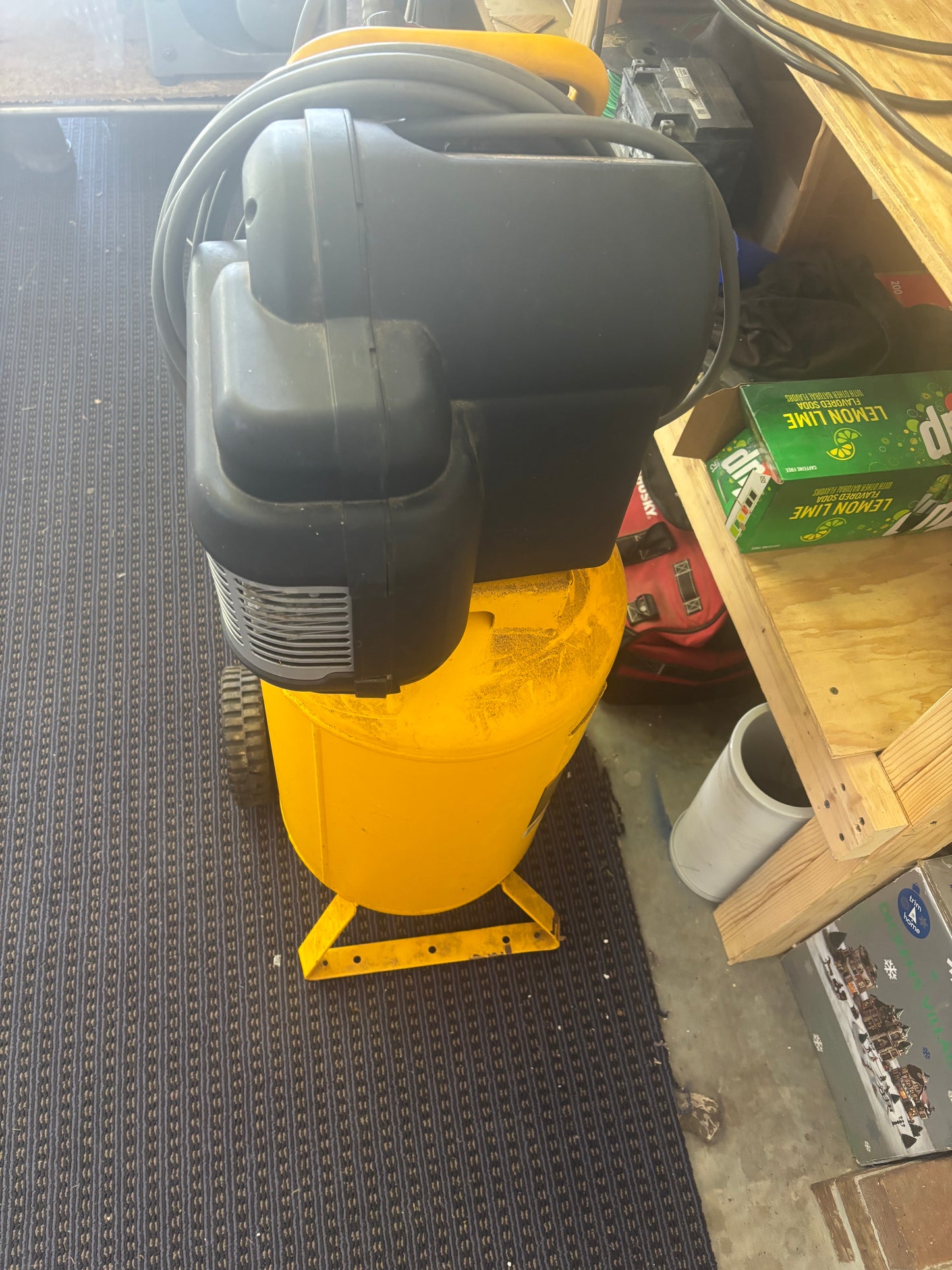 DeWalt 15-Gallon 200 PSI Vertical Air Compressor – Hose & Inflator Included