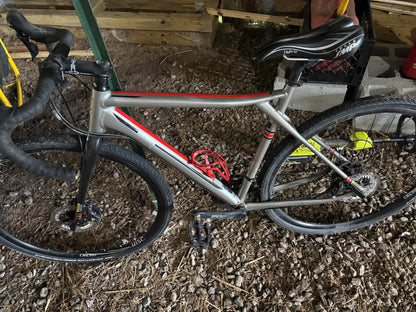 GT Grade II Gravel / Adventure Bike – Aluminum Frame, Carbon Fork, Disc Brakes