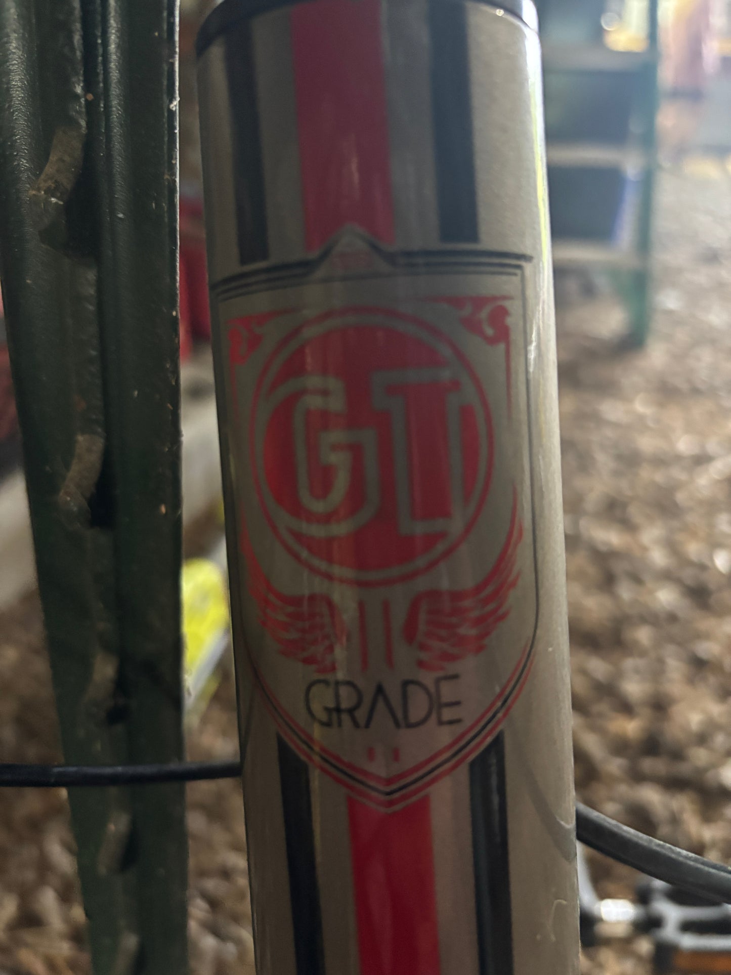 GT Grade II Gravel / Adventure Bike – Aluminum Frame, Carbon Fork, Disc Brakes