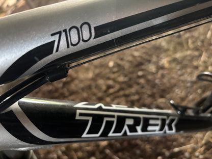 Trek 7100 Hybrid Comfort Bicycle – Lightweight Aluminum Frame – Ready to Ride